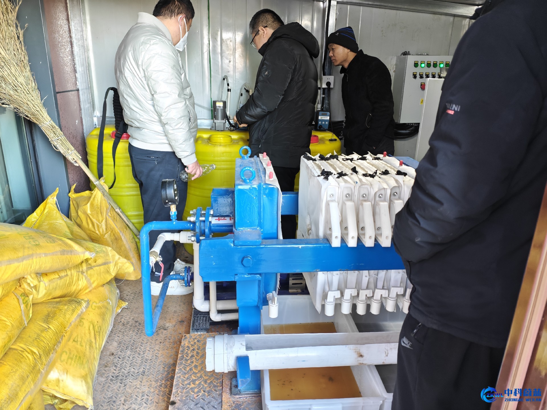 北京信息科技大学-实验室污水处理设备安装案例实拍